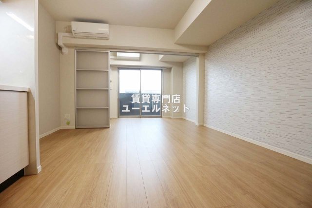 居室・リビング　ゆったりとくつろげる、落ち着きのある居室空間です