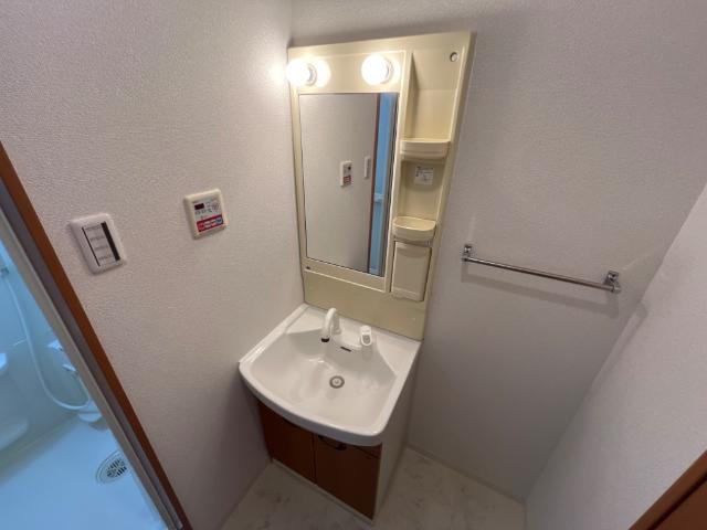 洗面設備　洗髪洗面化粧台