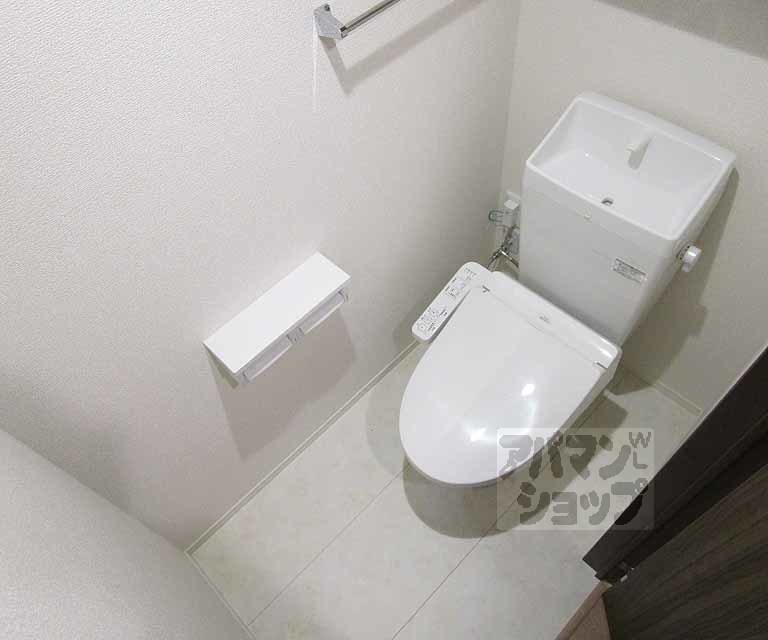 トイレ　２０１号室の写真です。