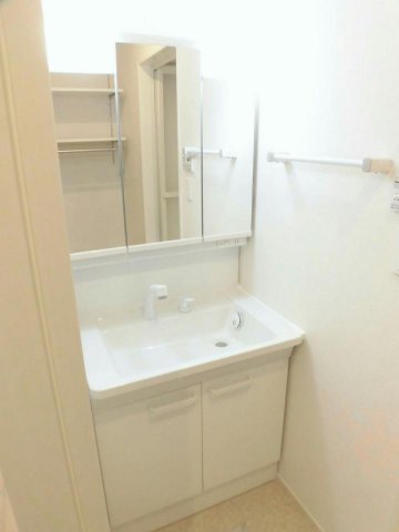 洗面設備　コンパクトで使いやすい洗面所