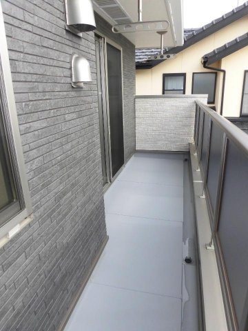 バルコニー　陽当たり良好なバルコニーです