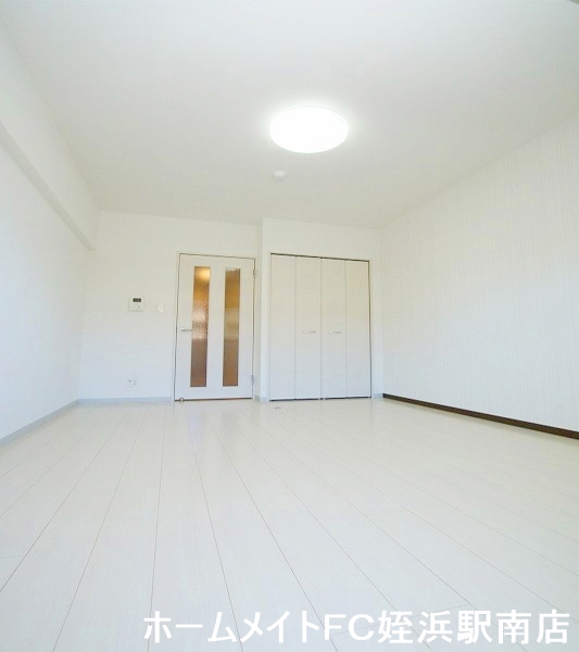 居室・リビング　★築浅でまだまだ綺麗な室内♪★参考写真