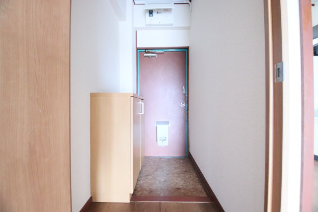 玄関　※別室の参考写真の為、現況優先です。