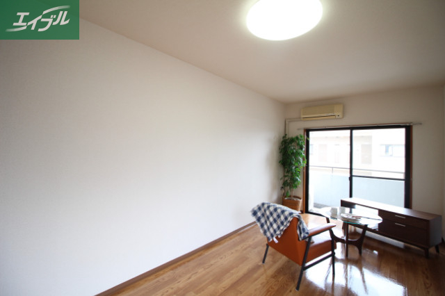 居室・リビング　同タイプのお部屋の写真です