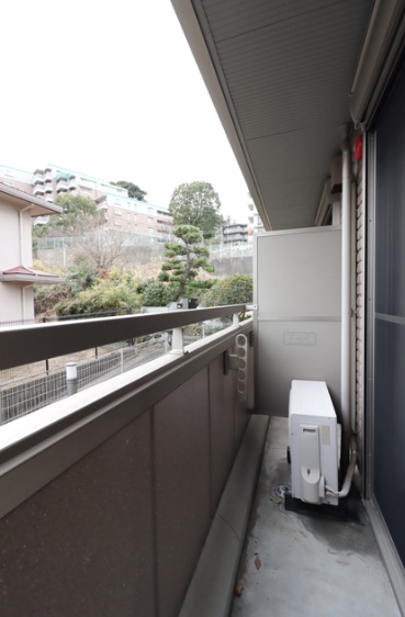 バルコニー　※別号室の参考写真となります。