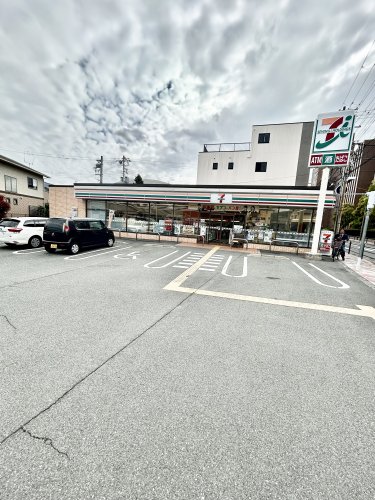 コンビニ　セブンイレブン大阪大桐3丁目店（コンビニ）まで663m
