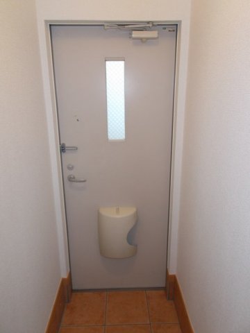 玄関　収納もある玄関です