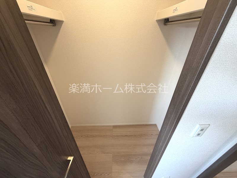 収納　ウオークインクローゼット♪