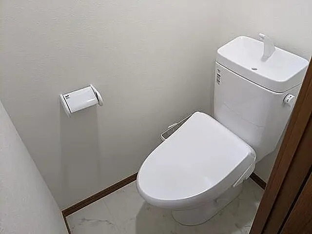 トイレ　※同物件参考写真