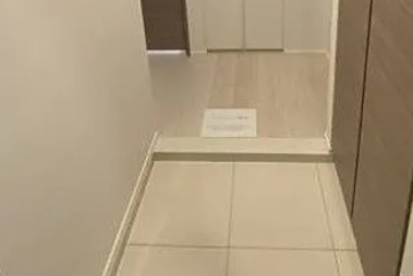 玄関　※別部屋の参考写真です。