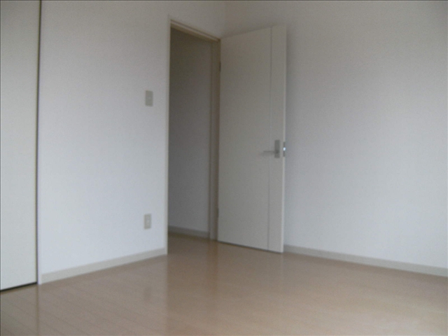 その他部屋・スペース　落ち着いて過ごせるお部屋なので、寝室にいかがでしょうか