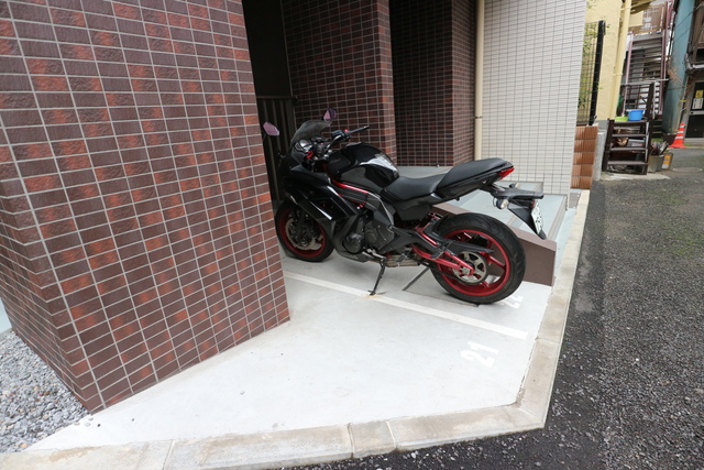 駐車場　駐車場
