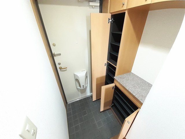 玄関　収納もある玄関です