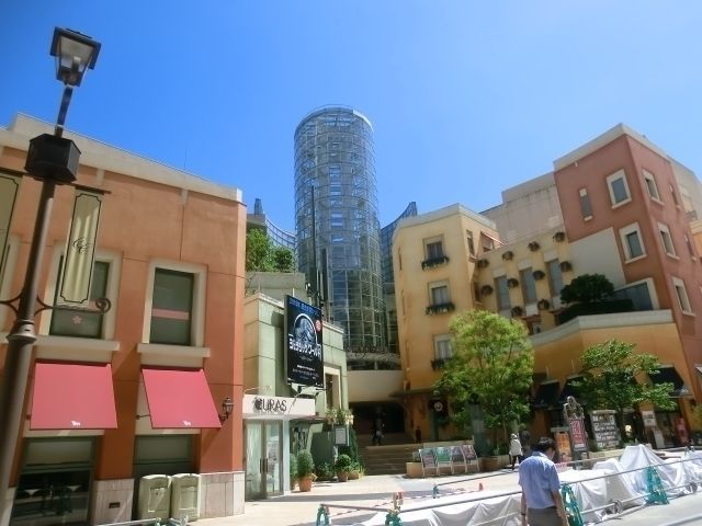 ショッピングセンター　LA CITTADELLA（ショッピングセンター）まで670m