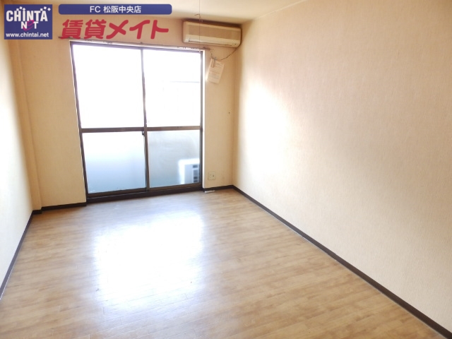 居室・リビング　同物件別部屋の写真