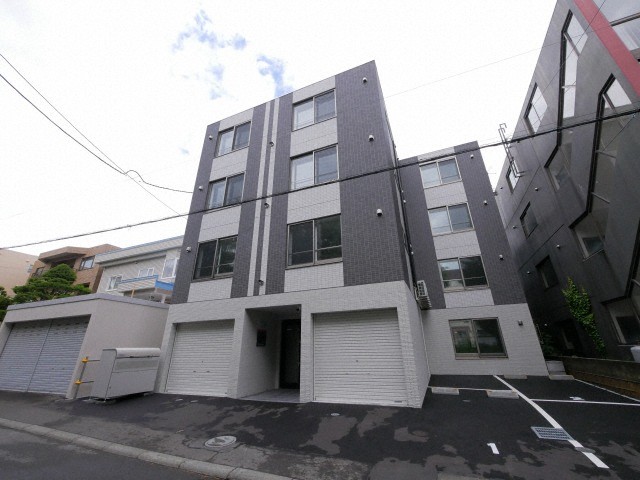 建物外観　☆物件名【ラージヒル南郷１８】とお伝えください！