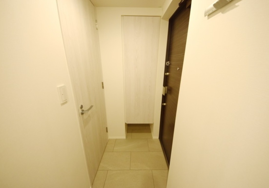 玄関　※別部屋参考写真