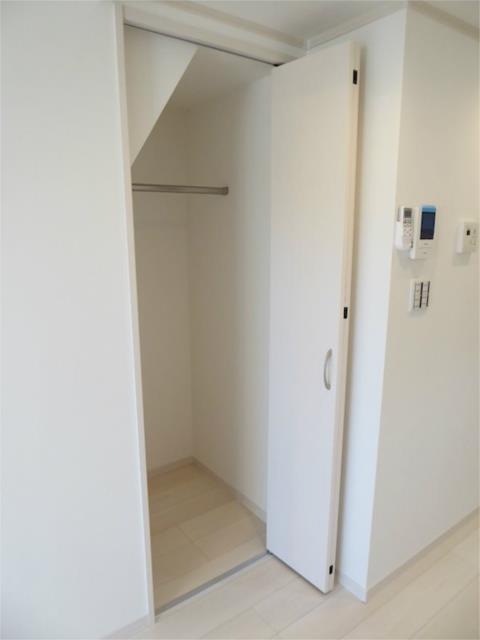 収納　階段下は収納スペース！ 同建物別部屋参考