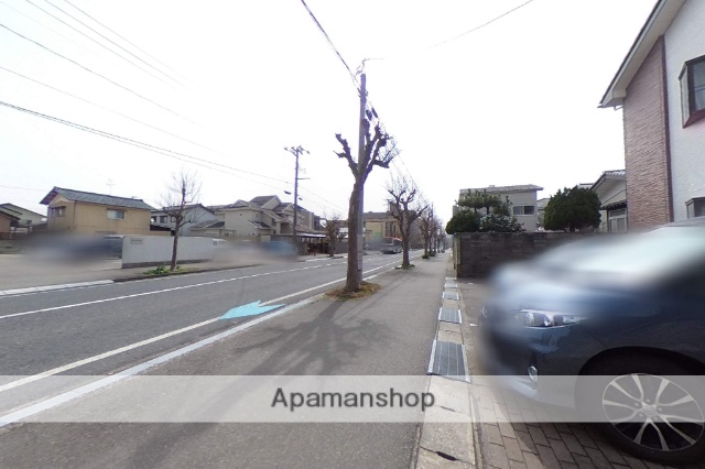 その他　前面道路（その他）まで0m