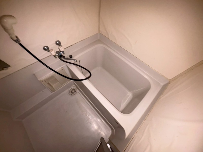 バス・シャワールーム　お風呂になります。一日の疲れを癒してくださいね。