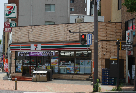 コンビニ　【セブンイレブン西小倉駅前店】（コンビニ）まで484m