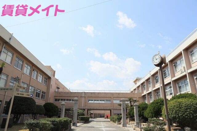 高校・高専　三重県立四日市高校（高校・高専）まで928m