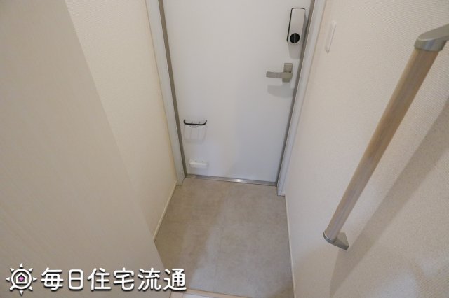 ＪＲ中央線 三鷹駅 徒歩23分 2階建 築8年の玄関写真