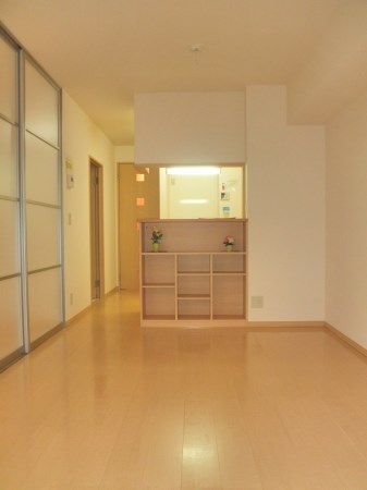 居室・リビング　同建物別タイプのお部屋です。