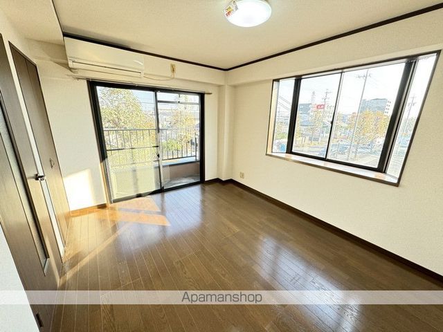 名鉄名古屋本線 国府宮駅 徒歩9分 4階建 築31年の居間写真