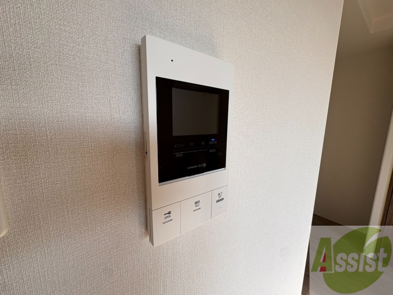 セキュリティ　ＴＶモニター付インターホンです。来客者の顔が見えるので安心！