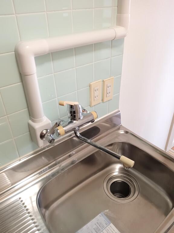 キッチン　給湯管配管工事後