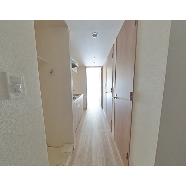 その他部屋・スペース　玄関→キッチン