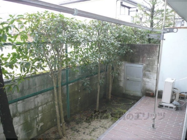 バルコニー　専用庭