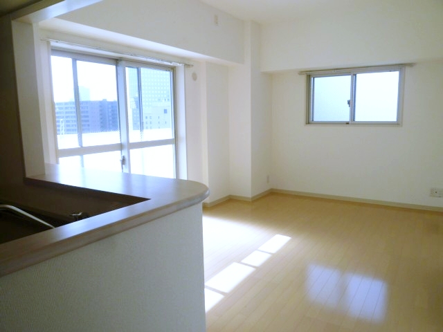 居室・リビング　開放感のあるゆったりとしたお部屋です♪