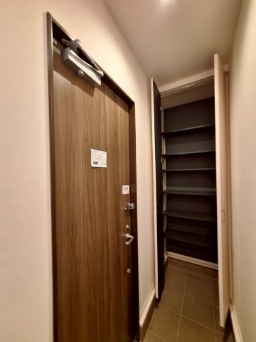 玄関　ゆったりとした玄関です