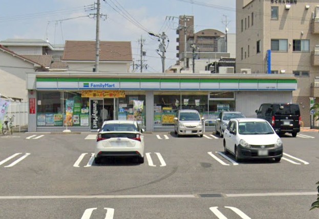コンビニ　ファミリーマート 大幸一丁目店（コンビニ）まで542m
