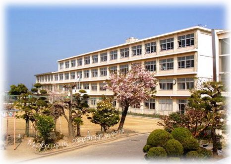 小学校　浜松市立広沢小学校（小学校）まで923m