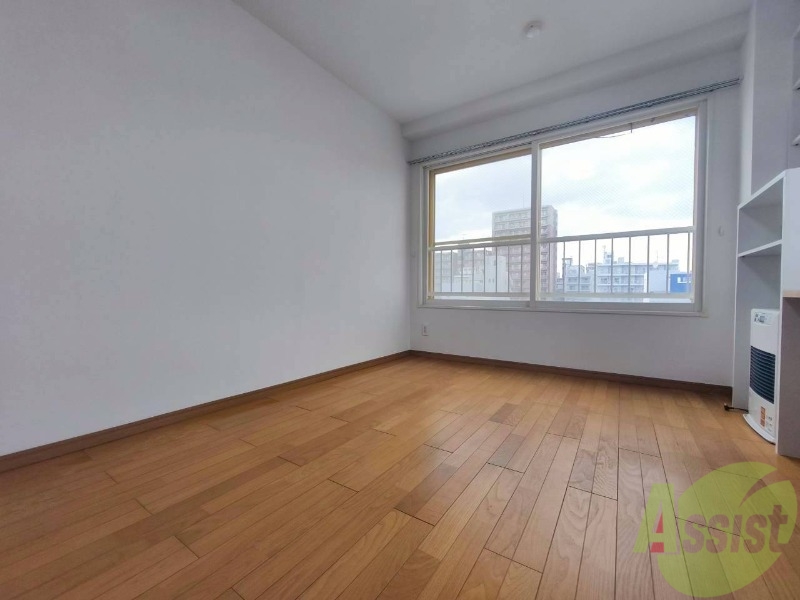 その他部屋・スペース　こちらのお部屋は光が差し込む、温かみのあるお部屋です。