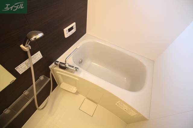 D-room Luxury 2ndの風呂写真