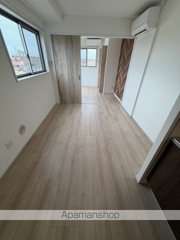soare幕張2ndの居間写真