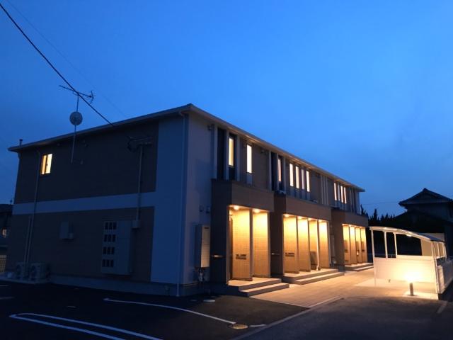 建物外観　外観写真（夜）