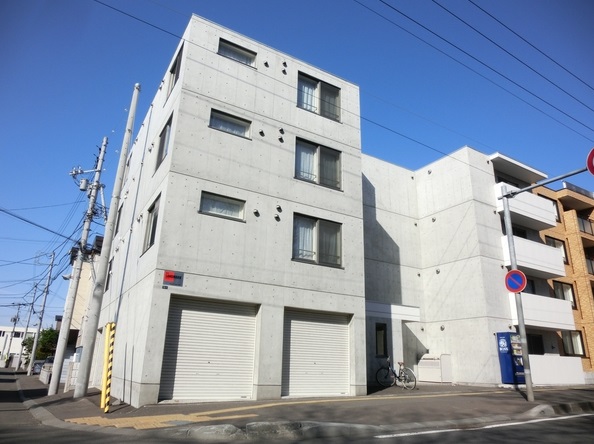 建物外観　エアコン完備の人気のデザイナーズ仕様のお部屋です♪