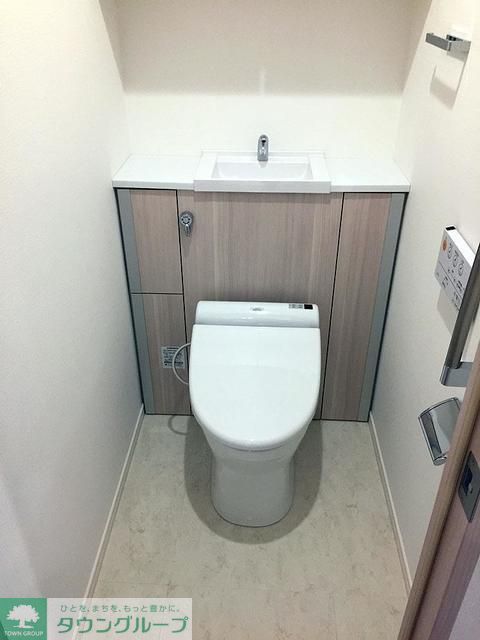 トイレ　※写真は同タイプ住戸です。