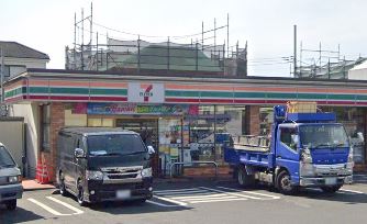 コンビニ　セブンイレブン 調布野川大橋南店（コンビニ）まで581m