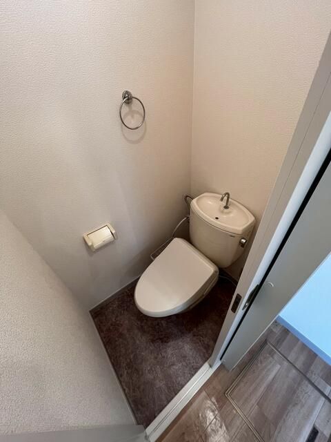 ＪＲ中央線 三鷹駅 徒歩10分 2階建 築41年のトイレ写真