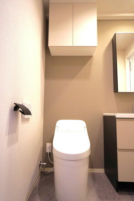 トイレ　※写真は同タイプ住戸です。