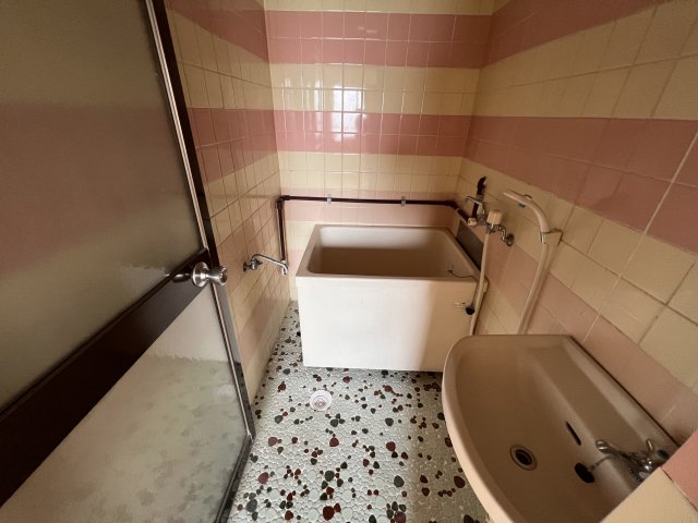 バス・シャワールーム　日々の疲れを癒すお風呂付です