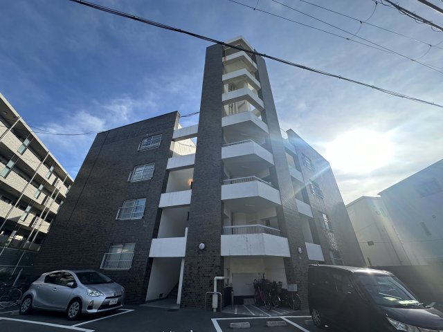 大阪市阿倍野区相生通のマンションの建物外観