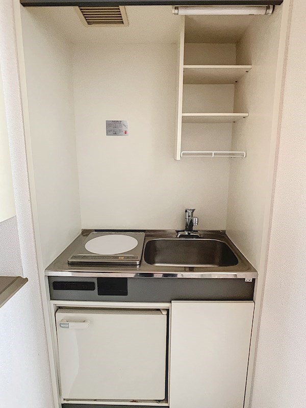 キッチン　ミニ冷蔵庫がついています。