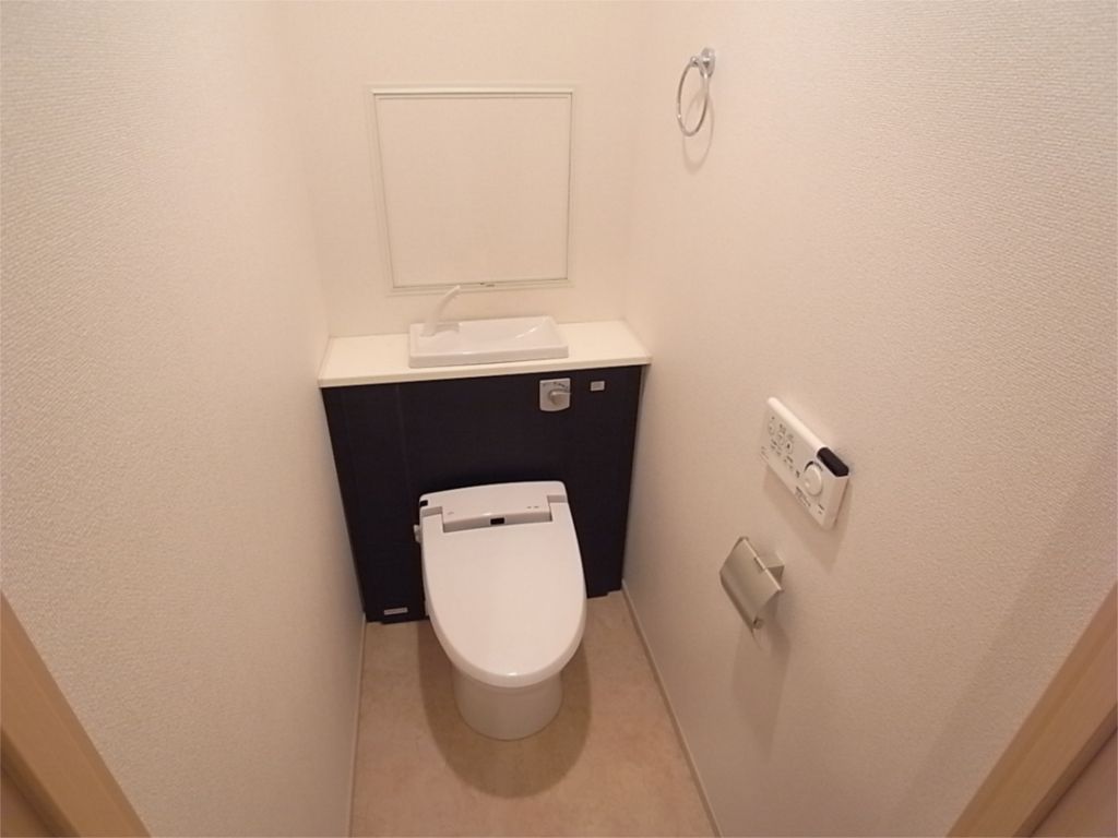 【神戸市垂水区西舞子のマンションのトイレ】